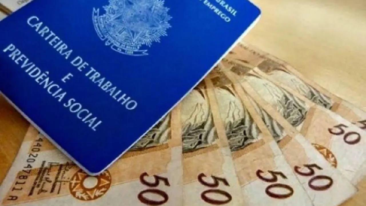 Novo salário mínimo de R$ 1.621 deve injetar R$ 81,7 bilhões na economia em 2026