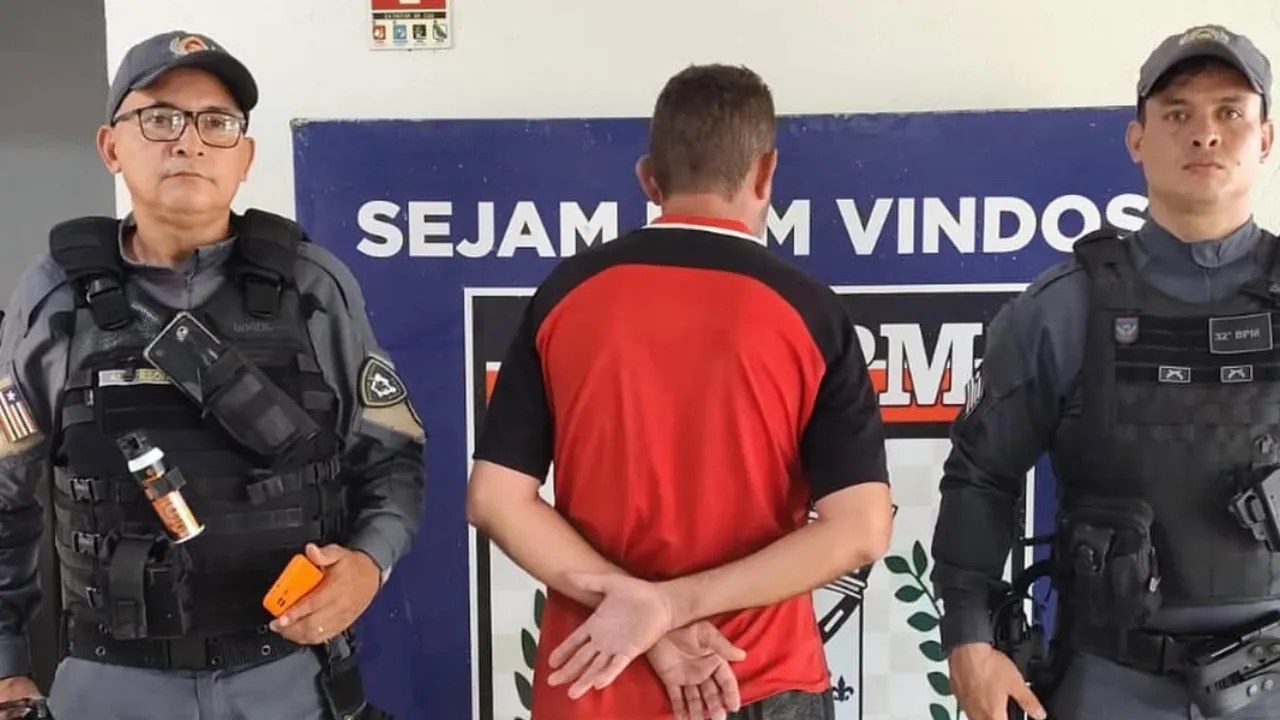 Homem se entrega à PM e é preso por mandado de prisão por homicídio em Goiás